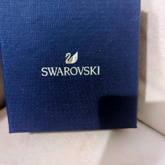 Swarovski Swan Rose Gold Neclace - Picture 3 of 4